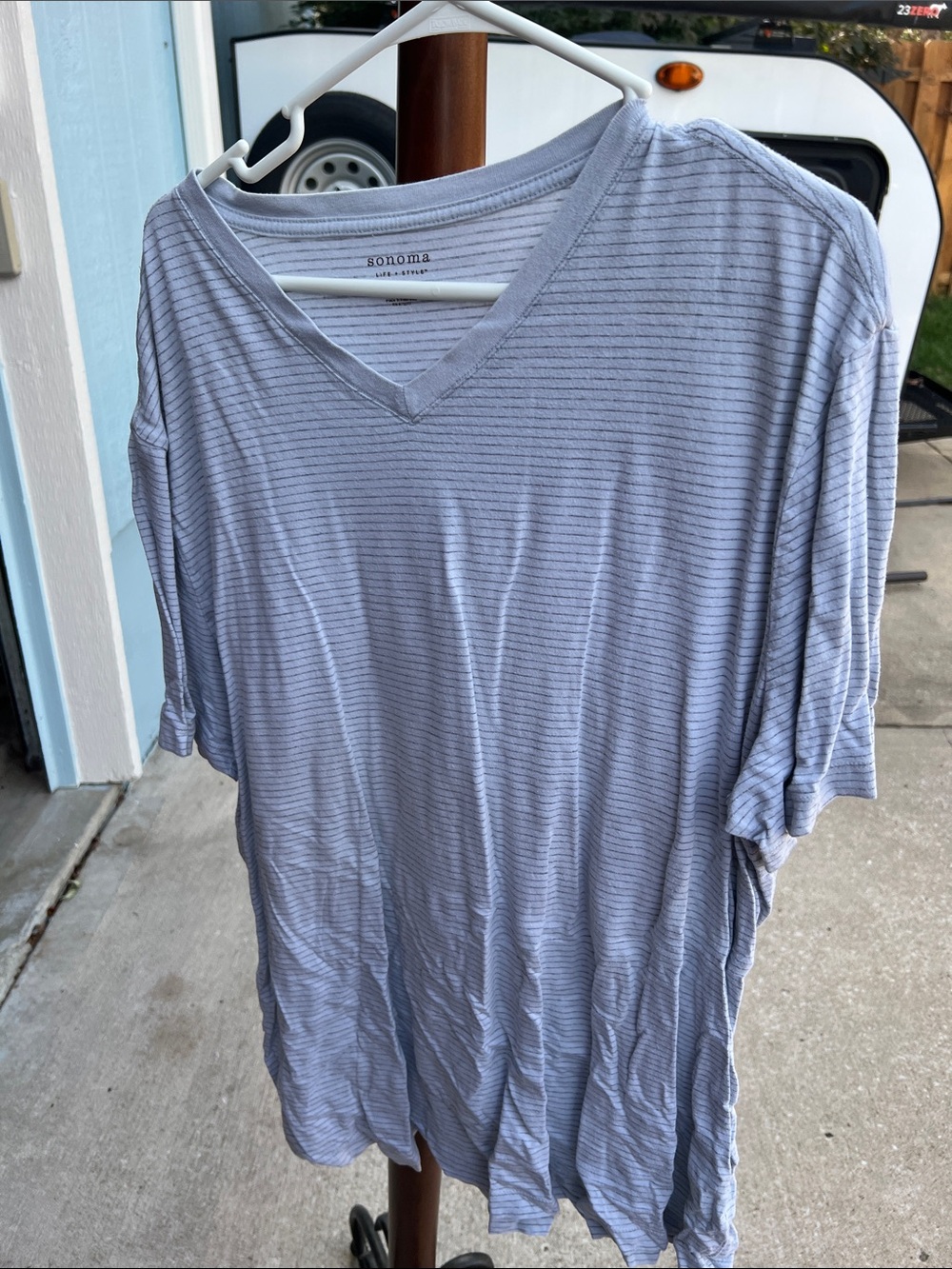 Women’s Casual V-Neck Top in Light Gray